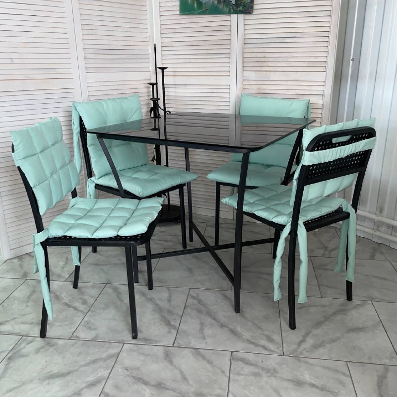 Набор стол и стулья