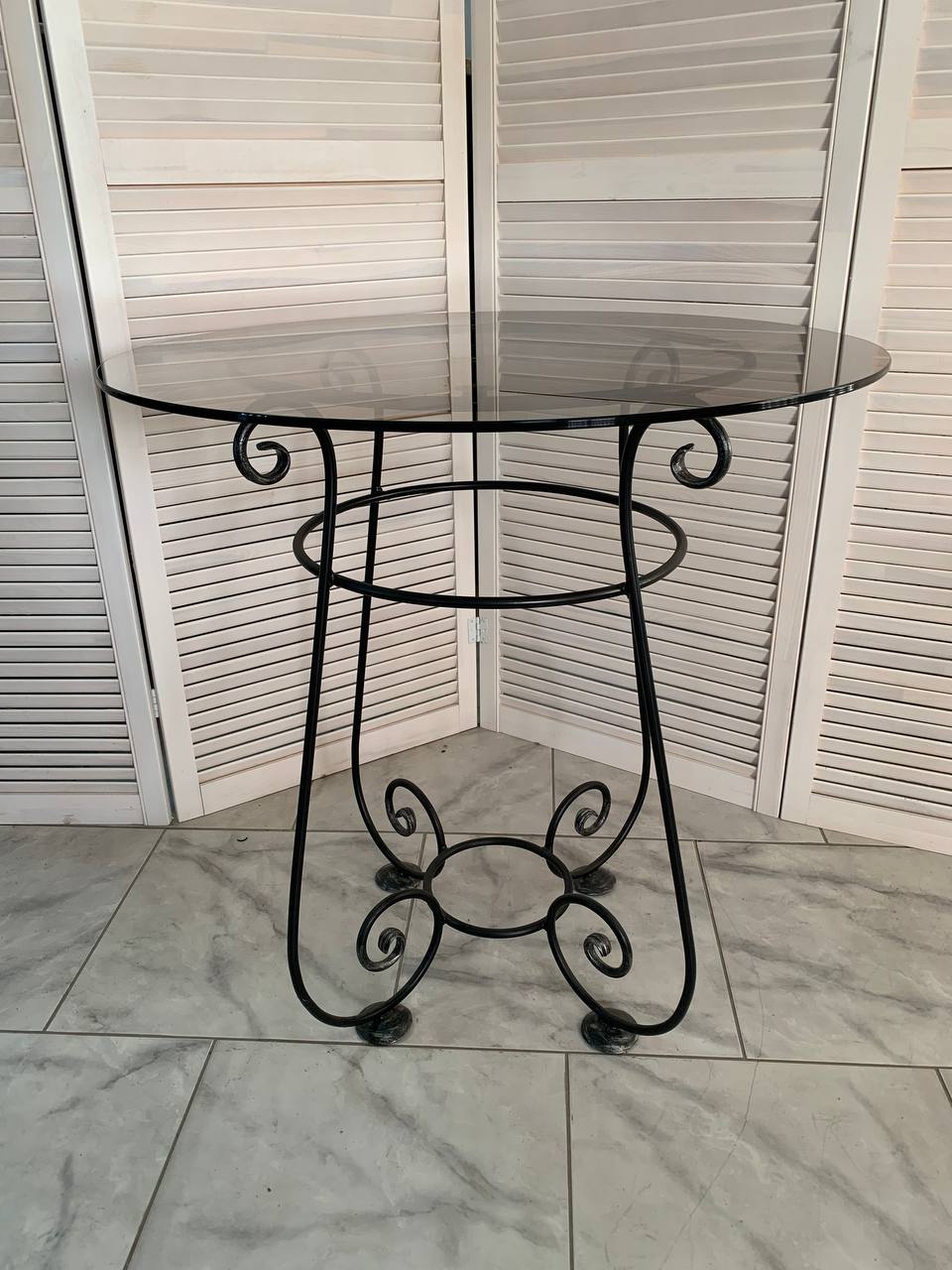 Стол стеклянный