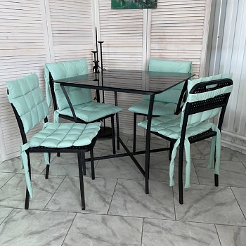 Набор стол и стулья