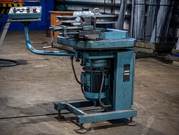 Электрический бездорновый трубогиб