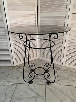 Стол стеклянный